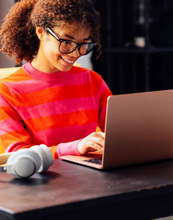 girl using internet girl using internet 1